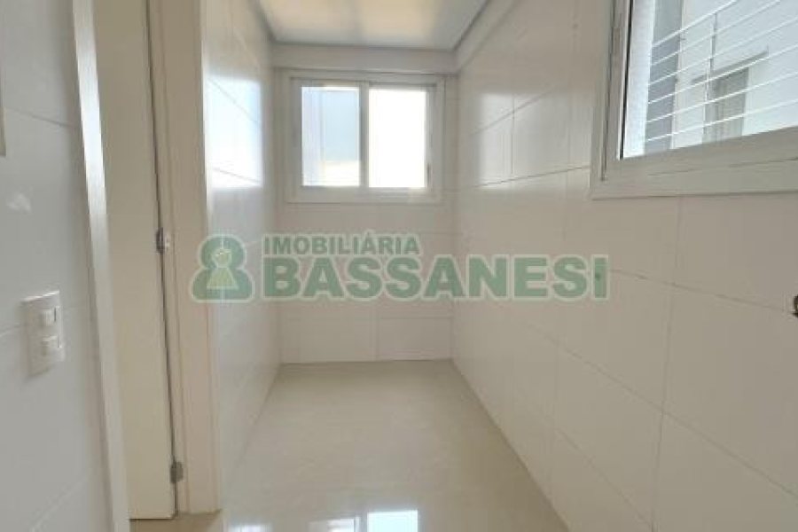 Apartamento com 108m², 3 dormitórios, 2 vagas, no bairro Panazzolo em Caxias do Sul para Comprar