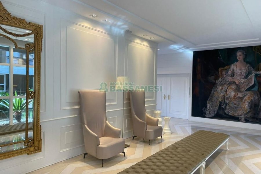 Apartamento com 245m², 3 dormitórios, 4 vagas, no bairro Madureira em Caxias do Sul para Comprar