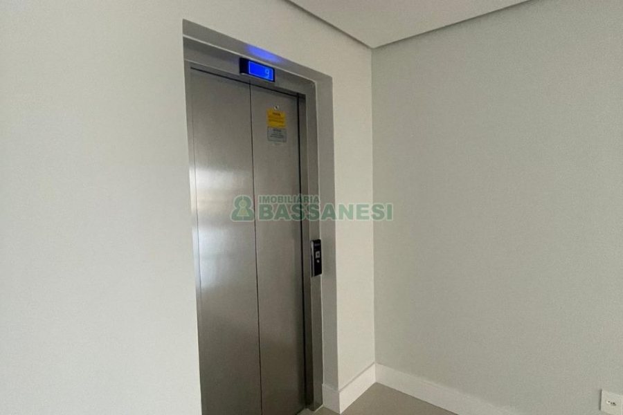 Apartamento com 245m², 3 dormitórios, 4 vagas, no bairro Madureira em Caxias do Sul para Comprar