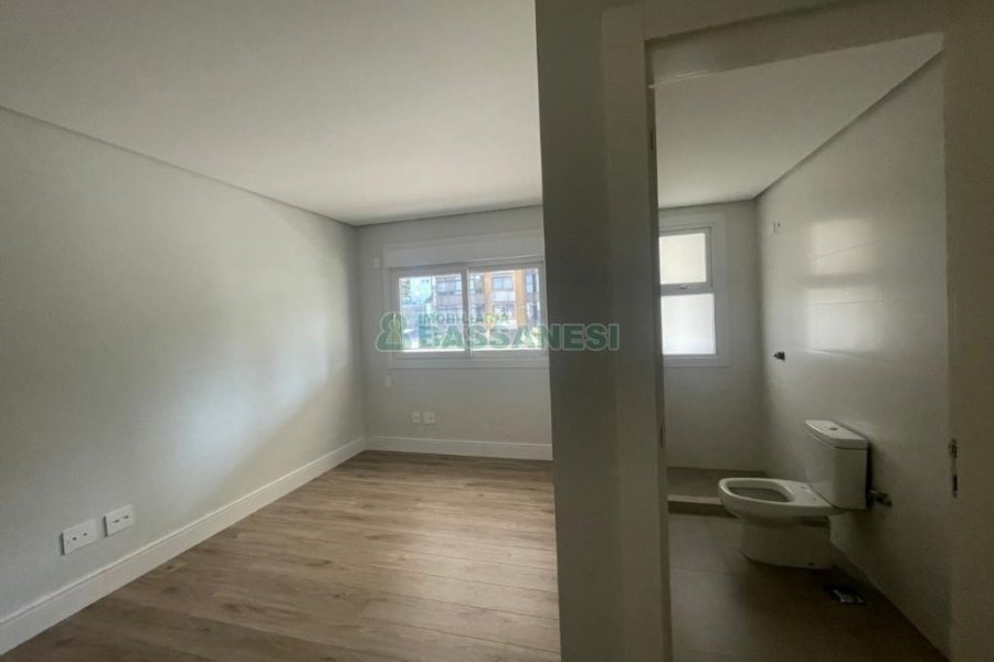 Apartamento com 245m², 3 dormitórios, 4 vagas, no bairro Madureira em Caxias do Sul para Comprar