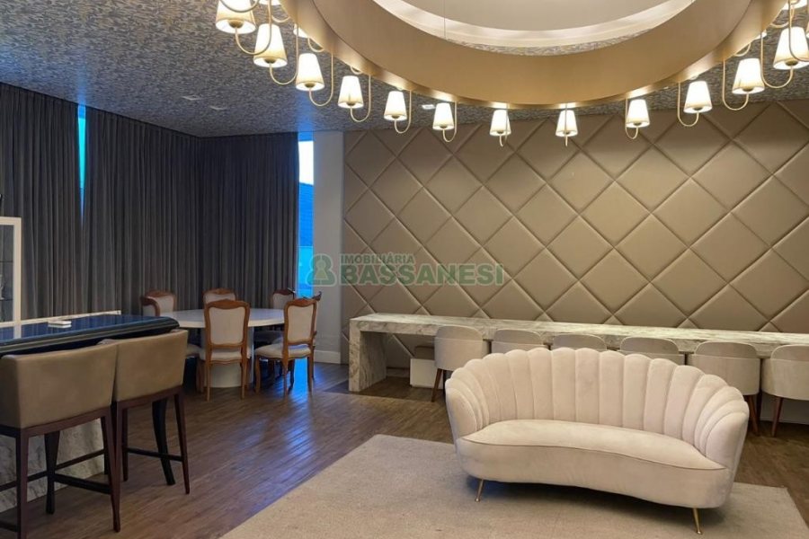 Apartamento com 245m², 3 dormitórios, 4 vagas, no bairro Madureira em Caxias do Sul para Comprar