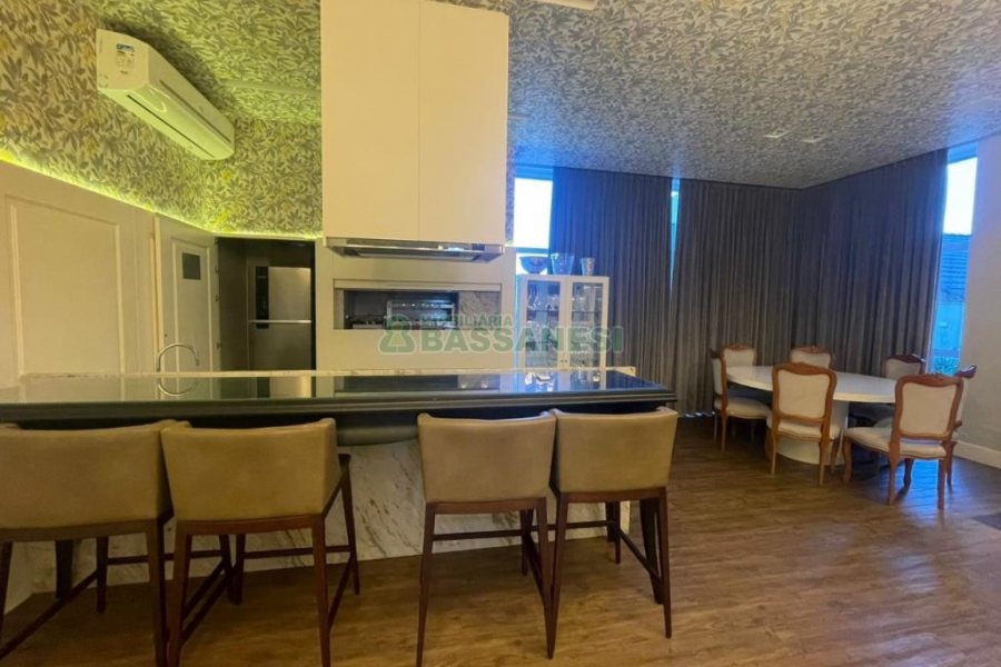 Apartamento com 245m², 3 dormitórios, 4 vagas, no bairro Madureira em Caxias do Sul para Comprar