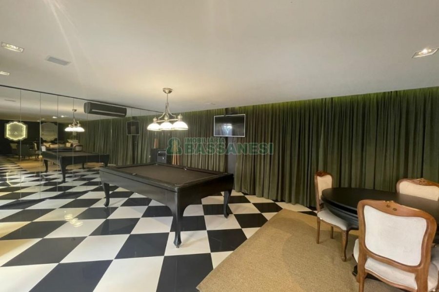 Apartamento com 245m², 3 dormitórios, 4 vagas, no bairro Madureira em Caxias do Sul para Comprar