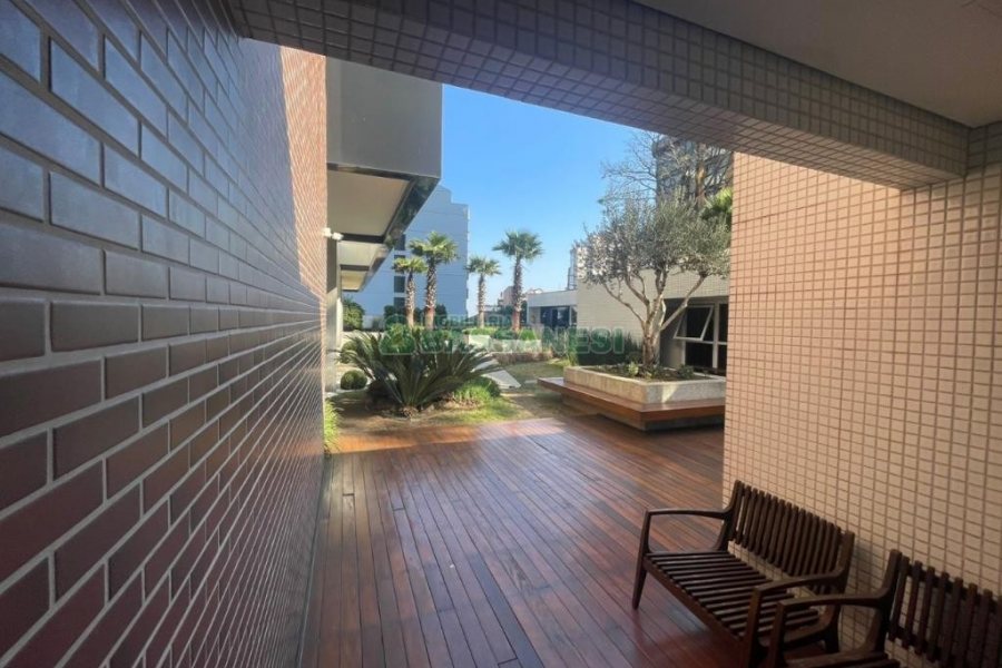 Apartamento com 245m², 3 dormitórios, 4 vagas, no bairro Madureira em Caxias do Sul para Comprar