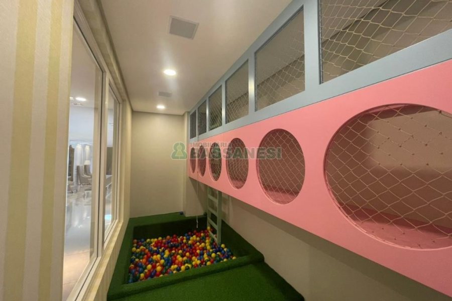 Apartamento com 245m², 3 dormitórios, 4 vagas, no bairro Madureira em Caxias do Sul para Comprar