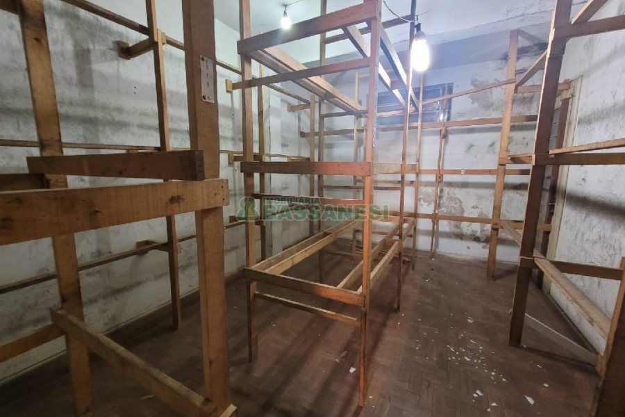 Loja com 290m², no bairro Centro em Caxias do Sul para Alugar