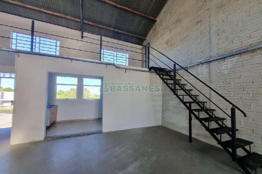 Pavilhão com 276m², no bairro São Ciro em Caxias do Sul para Alugar