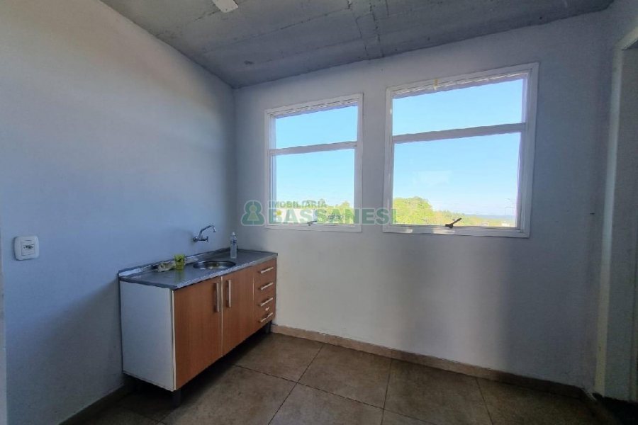 Pavilhão com 276m², no bairro São Ciro em Caxias do Sul para Alugar