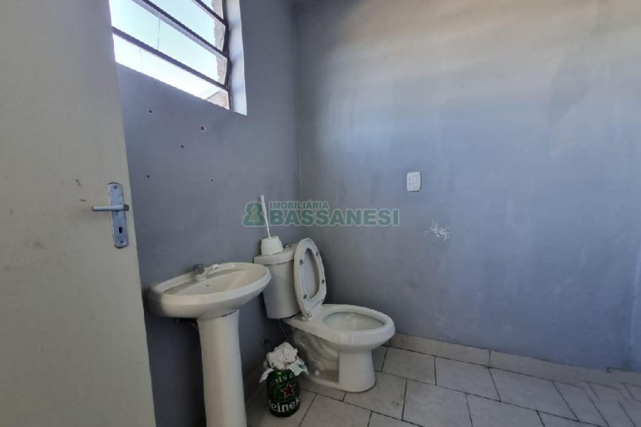 Pavilhão com 276m², no bairro São Ciro em Caxias do Sul para Alugar