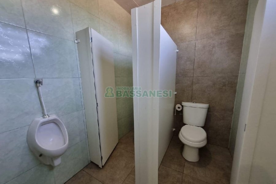 Pavilhão com 276m², no bairro São Ciro em Caxias do Sul para Alugar