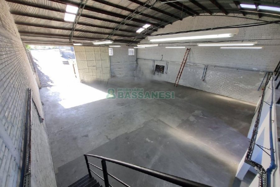Pavilhão com 276m², no bairro São Ciro em Caxias do Sul para Alugar