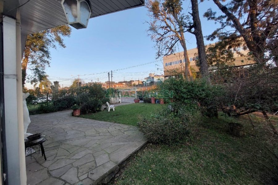 Casa com 500m², 4 dormitórios, 1 vaga, no bairro São Luiz em Caxias do Sul para Alugar