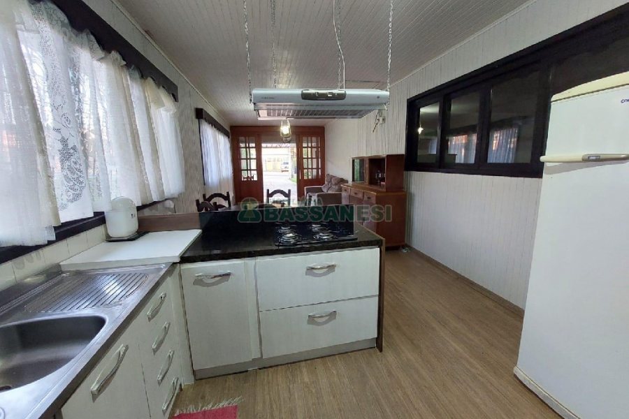 Casa com 500m², 4 dormitórios, 1 vaga, no bairro São Luiz em Caxias do Sul para Alugar