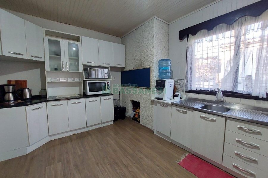 Casa com 500m², 4 dormitórios, 1 vaga, no bairro São Luiz em Caxias do Sul para Alugar