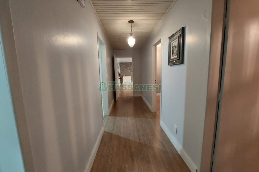 Casa com 500m², 4 dormitórios, 1 vaga, no bairro São Luiz em Caxias do Sul para Alugar