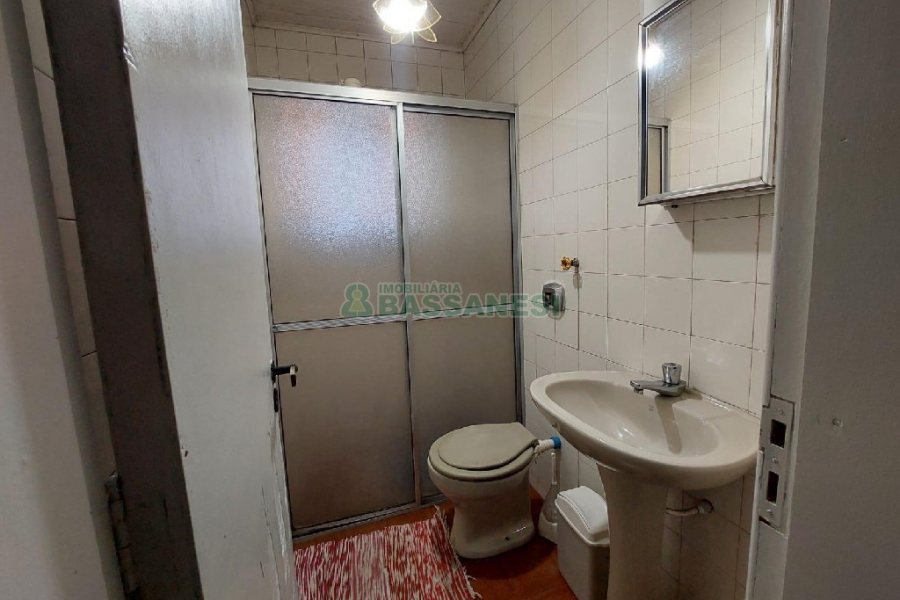 Casa com 500m², 4 dormitórios, 1 vaga, no bairro São Luiz em Caxias do Sul para Alugar