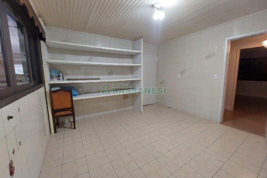 Casa com 500m², 4 dormitórios, 1 vaga, no bairro São Luiz em Caxias do Sul para Alugar