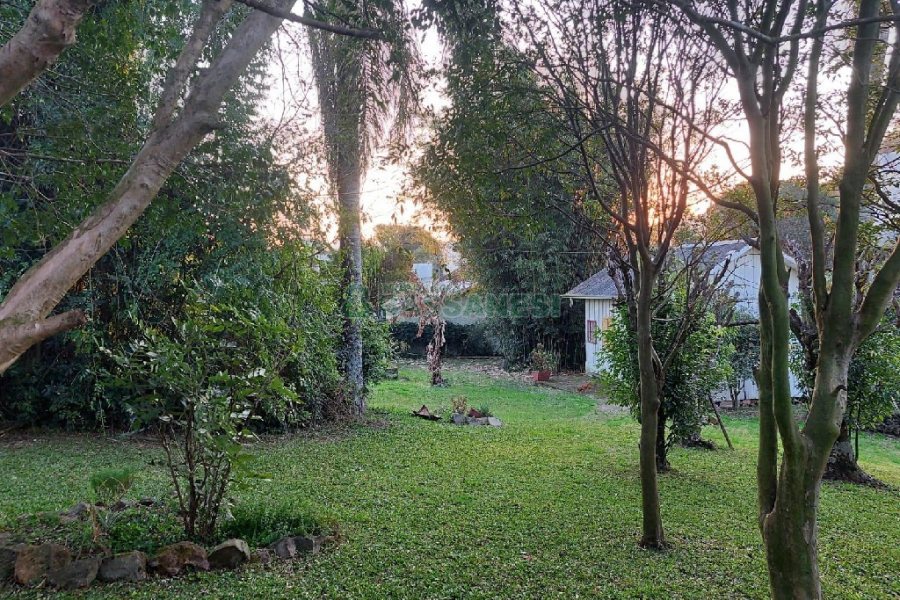 Casa com 500m², 4 dormitórios, 1 vaga, no bairro São Luiz em Caxias do Sul para Alugar