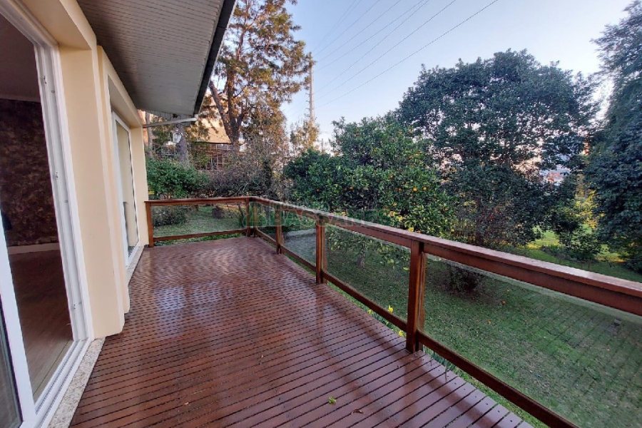 Casa Comercial com 500m², 4 dormitórios, 1 vaga, no bairro São Luiz em Caxias do Sul para Alugar