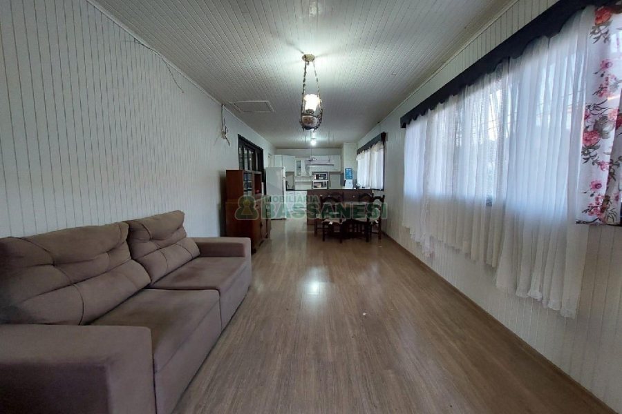 Casa Comercial com 500m², 4 dormitórios, 1 vaga, no bairro São Luiz em Caxias do Sul para Alugar