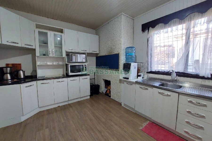 Casa Comercial com 500m², 4 dormitórios, 1 vaga, no bairro São Luiz em Caxias do Sul para Alugar