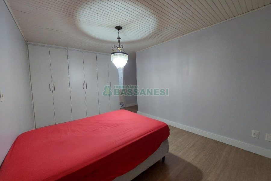 Casa Comercial com 500m², 4 dormitórios, 1 vaga, no bairro São Luiz em Caxias do Sul para Alugar