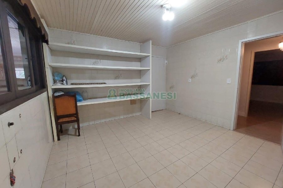 Casa Comercial com 500m², 4 dormitórios, 1 vaga, no bairro São Luiz em Caxias do Sul para Alugar