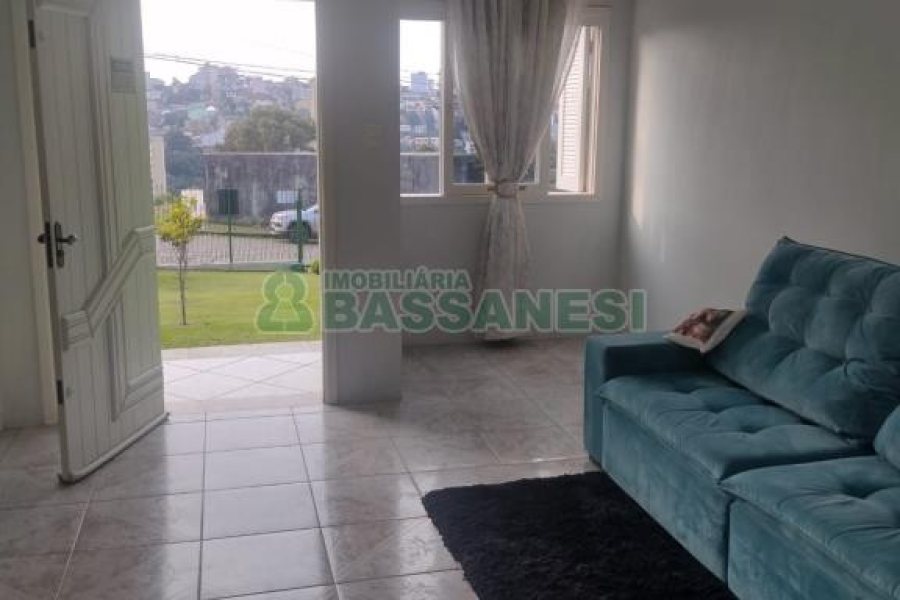 Casa com 136m², 2 dormitórios, 2 vagas, no bairro Salgado Filho em Caxias do Sul para Comprar