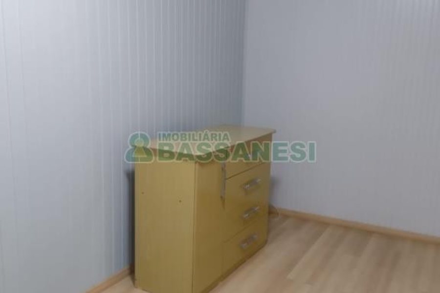 Casa com 136m², 2 dormitórios, 2 vagas, no bairro Salgado Filho em Caxias do Sul para Comprar