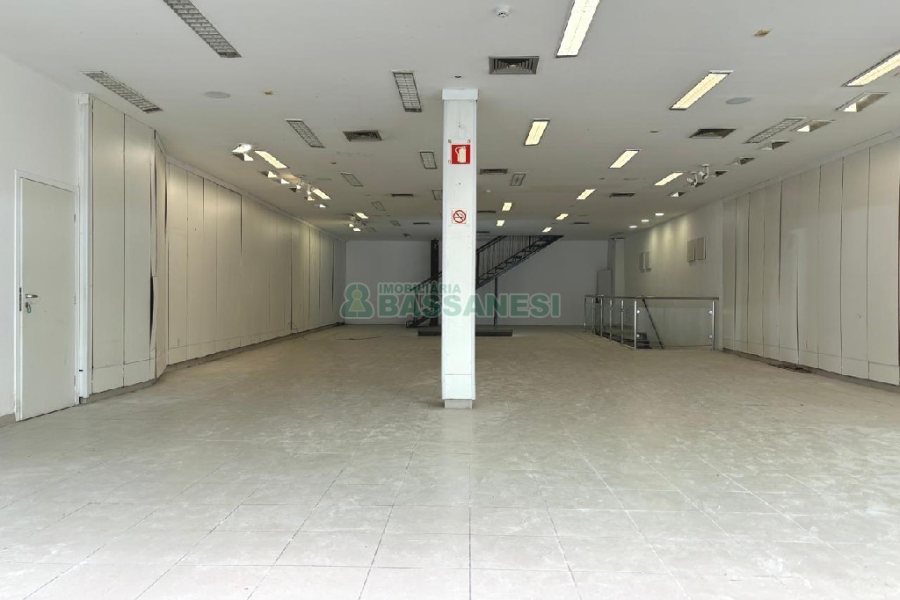 Loja com 600m², no bairro Centro em Caxias do Sul para Alugar