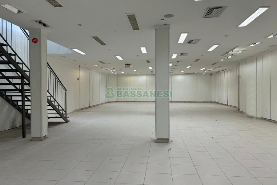 Loja com 600m², no bairro Centro em Caxias do Sul para Alugar