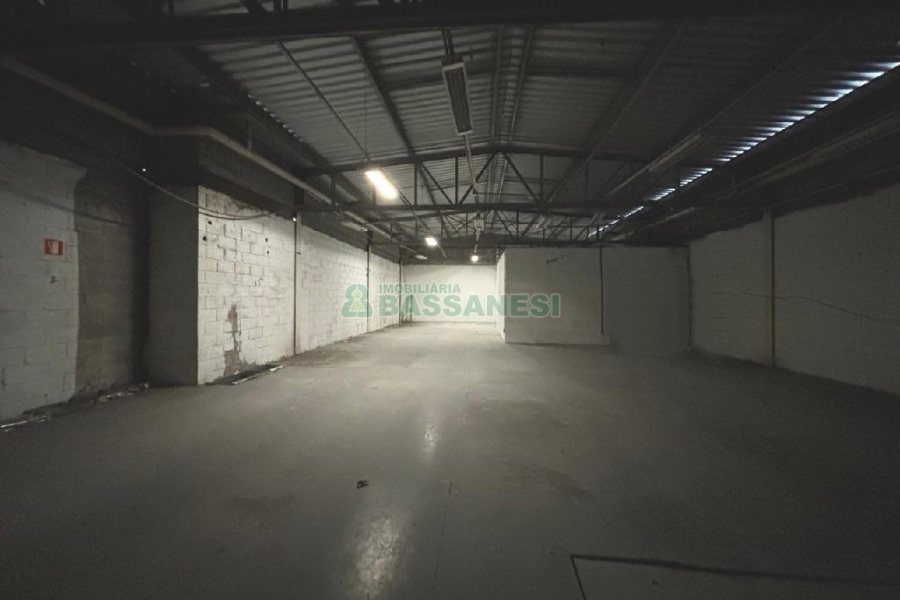 Loja com 600m², no bairro Centro em Caxias do Sul para Alugar