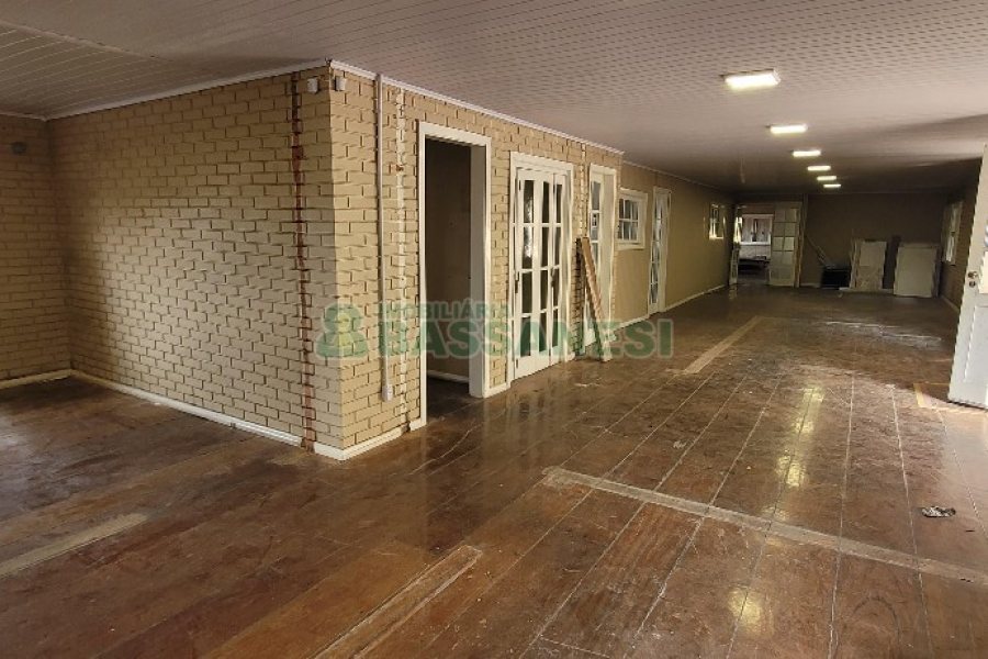 Predio com 669m², no bairro Salgado Filho em Caxias do Sul para Alugar