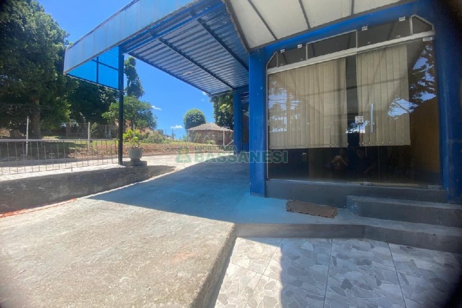 Pavilhão com 600m², 2 vagas, no bairro Bela Vista em Caxias do Sul para Alugar ou Comprar