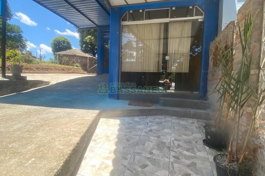 Pavilhão com 600m², 2 vagas, no bairro Bela Vista em Caxias do Sul para Alugar ou Comprar