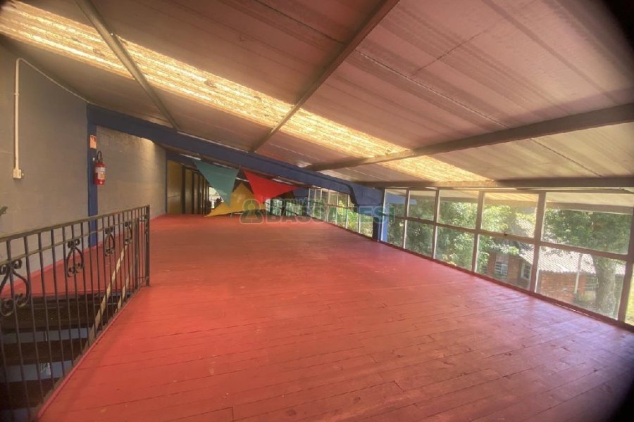 Pavilhão com 600m², 2 vagas, no bairro Bela Vista em Caxias do Sul para Alugar ou Comprar