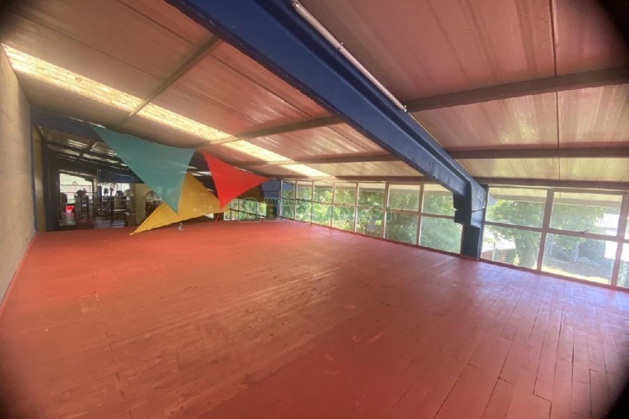 Pavilhão com 600m², 2 vagas, no bairro Bela Vista em Caxias do Sul para Alugar ou Comprar