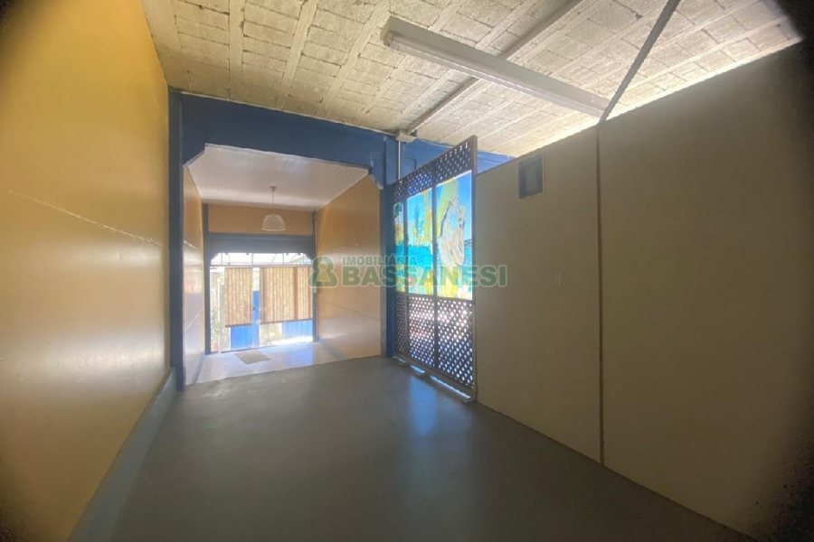 Pavilhão com 600m², 2 vagas, no bairro Bela Vista em Caxias do Sul para Alugar ou Comprar