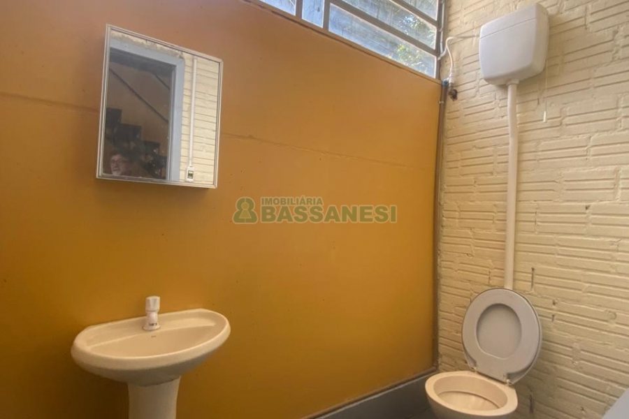 Pavilhão com 600m², 2 vagas, no bairro Bela Vista em Caxias do Sul para Alugar ou Comprar