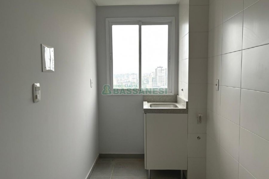 Apartamento com 55m², 2 dormitórios, 1 vaga, no bairro Panazzolo em Caxias do Sul para Alugar
