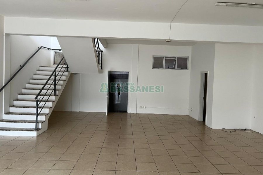 Loja com 225m², no bairro São José em Caxias do Sul para Alugar