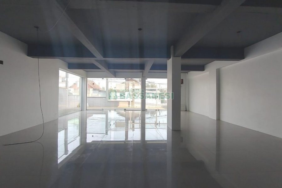 Loja com 100m², no bairro Sagrada Família em Caxias do Sul para Alugar