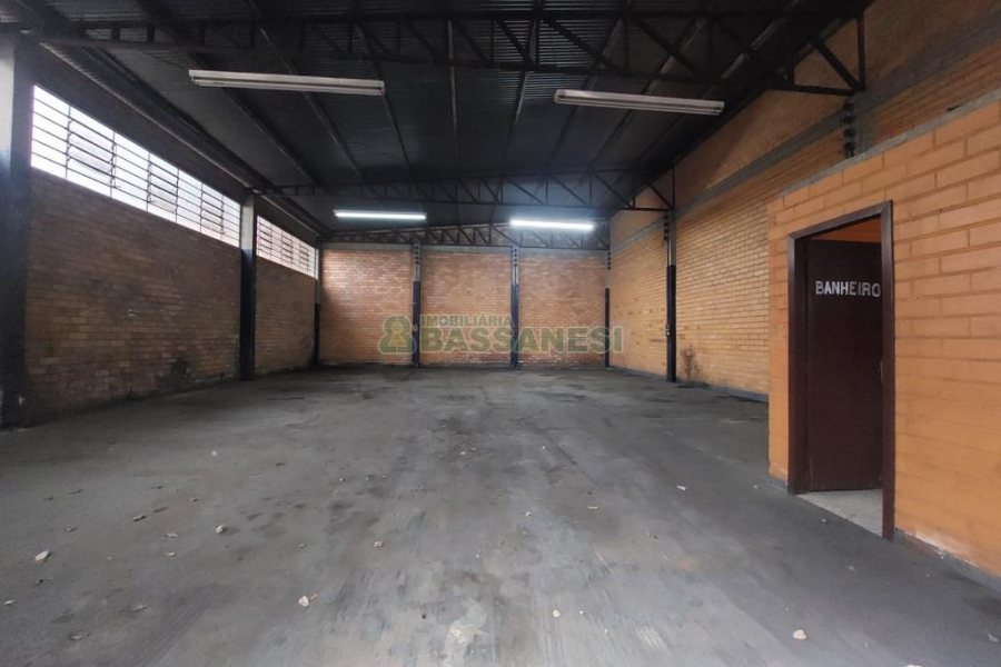 Pavilhão com 200m², no bairro São Ciro em Caxias do Sul para Alugar