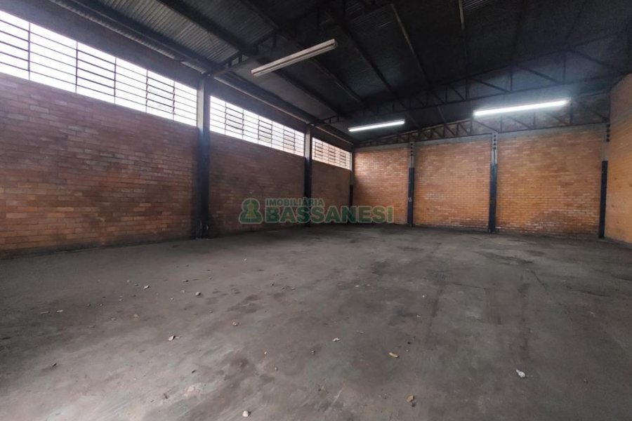 Pavilhão com 200m², no bairro São Ciro em Caxias do Sul para Alugar