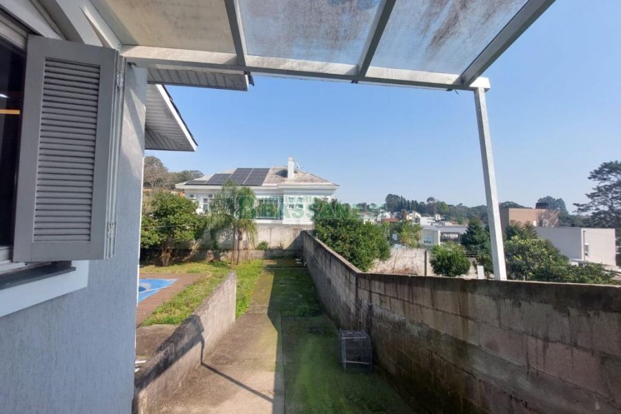 Casa com 200m², 2 dormitórios, 1 vaga, no bairro Nossa Senhora da Saúde em Caxias do Sul para Alugar