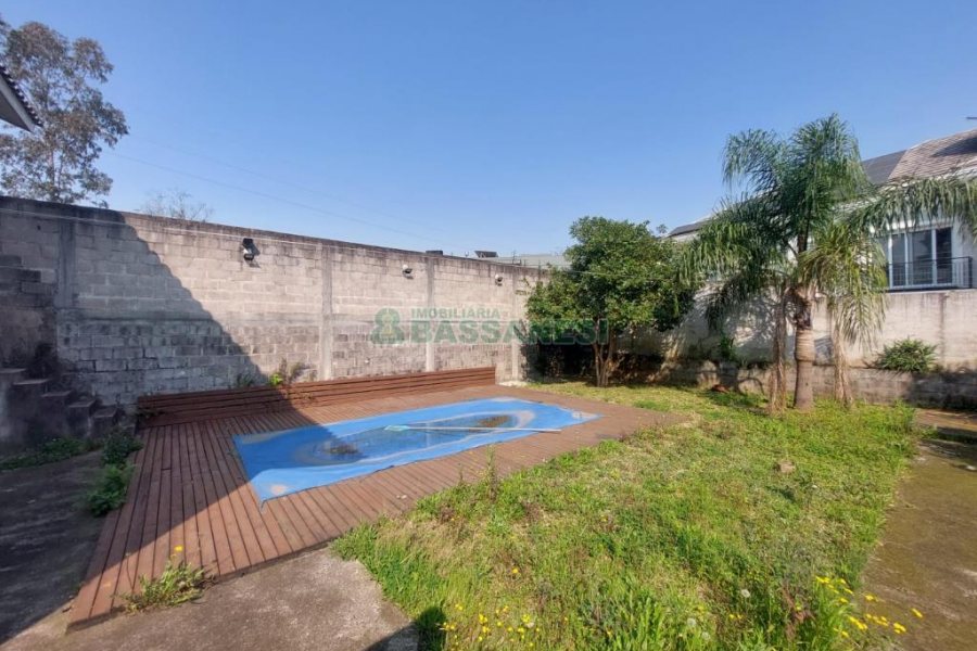 Casa com 200m², 2 dormitórios, 1 vaga, no bairro Nossa Senhora da Saúde em Caxias do Sul para Alugar