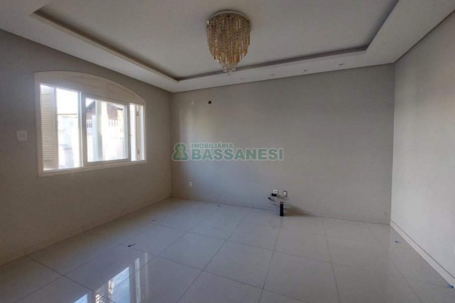 Casa com 200m², 2 dormitórios, 1 vaga, no bairro Nossa Senhora da Saúde em Caxias do Sul para Alugar