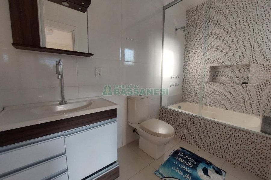 Casa com 200m², 2 dormitórios, 1 vaga, no bairro Nossa Senhora da Saúde em Caxias do Sul para Alugar