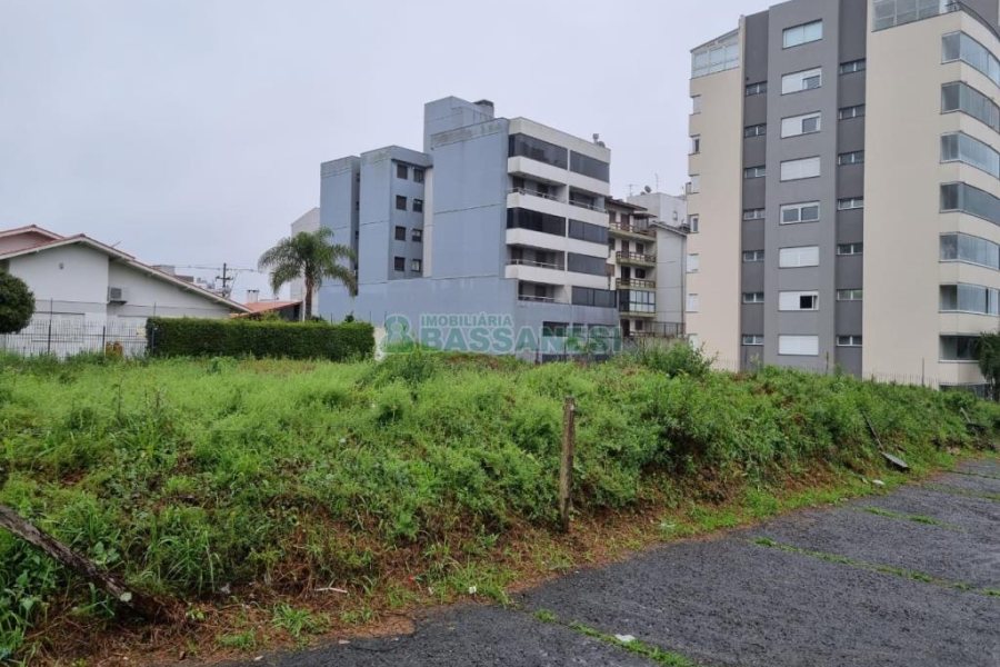 Terreno com 1260m², no bairro Sanvitto em Caxias do Sul para Comprar