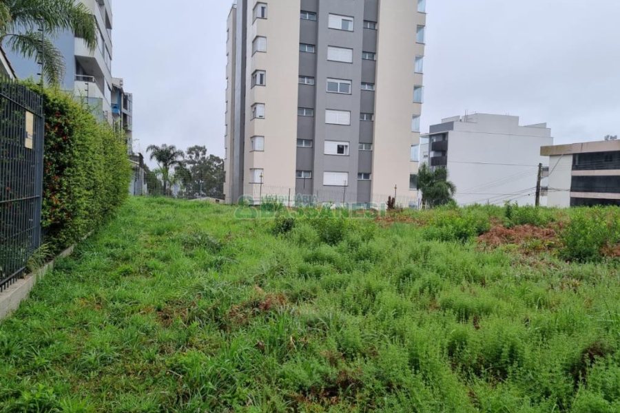 Terreno com 1260m², no bairro Sanvitto em Caxias do Sul para Comprar